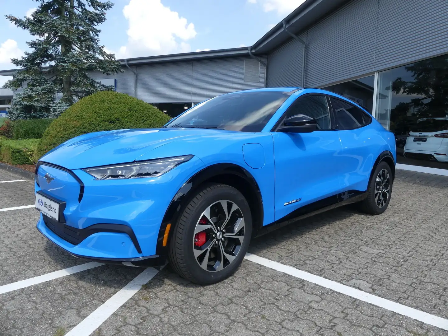 Ford Mustang Mach-E AWD DUAL 351PS AWD Albastru - 1