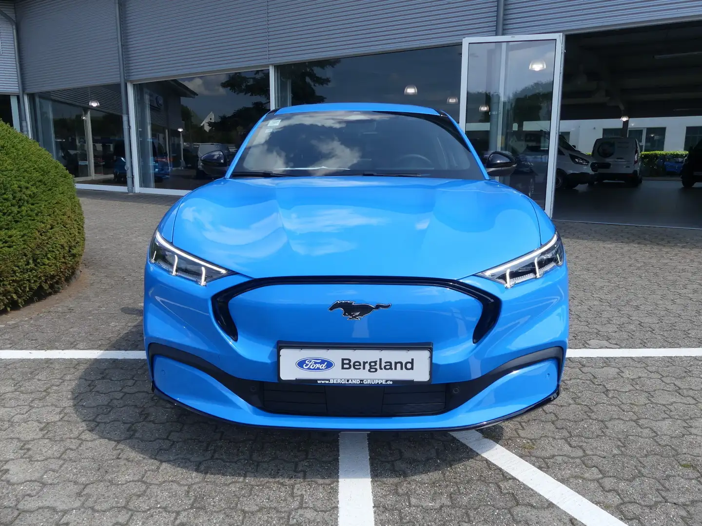 Ford Mustang Mach-E AWD DUAL 351PS AWD Blau - 2