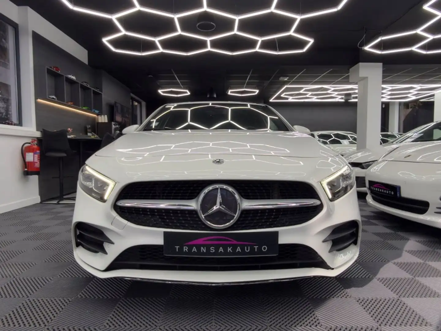 Mercedes-Benz A 180 180 d 7G-DCT Progressive Line Weiß - 2