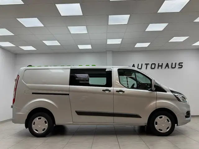 Ford Transit Custom view 4