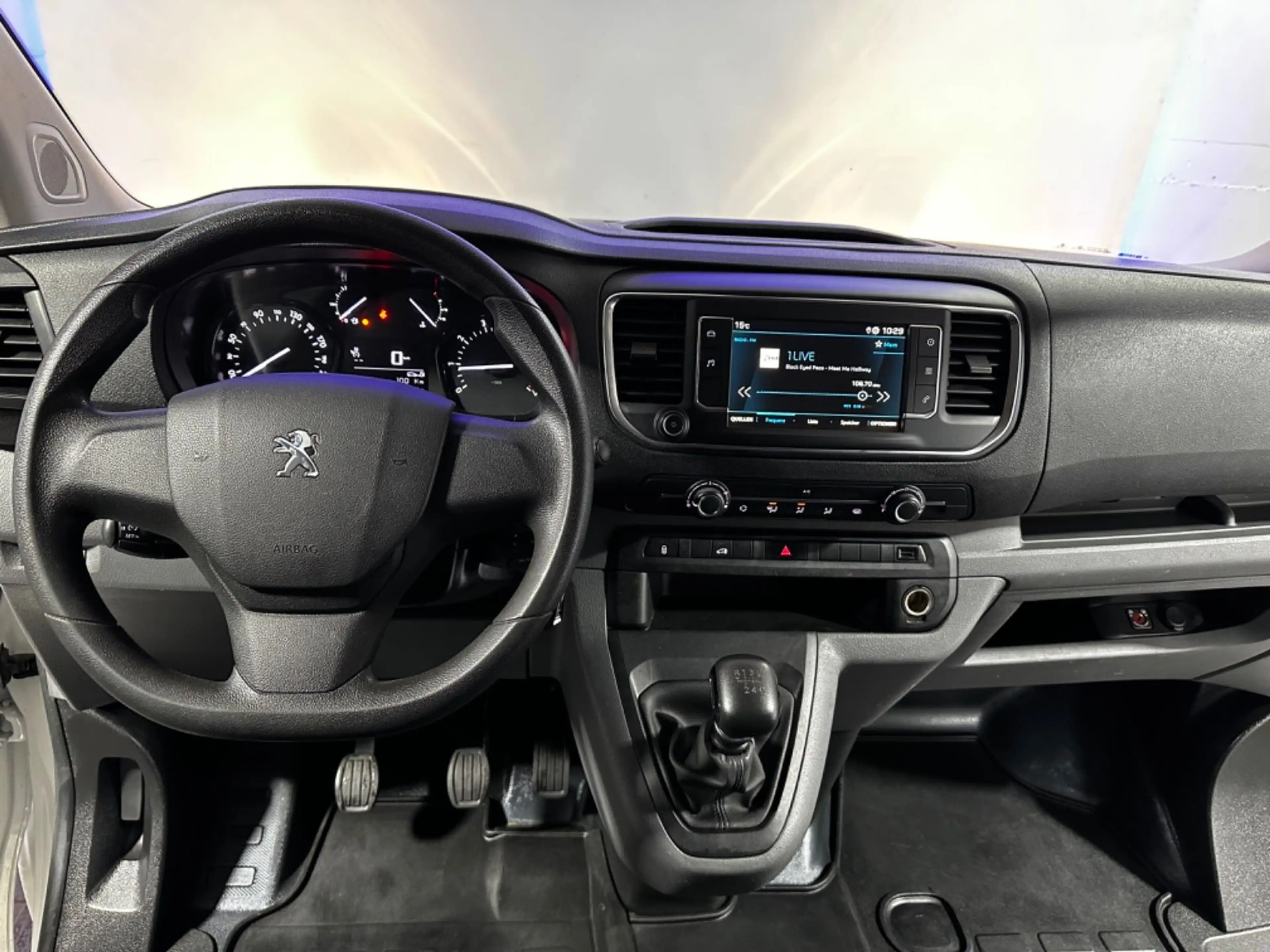 Peugeot Expert Kasten Premium L2 CAM 2xPDC SPUR APPLECAR — photo 15
