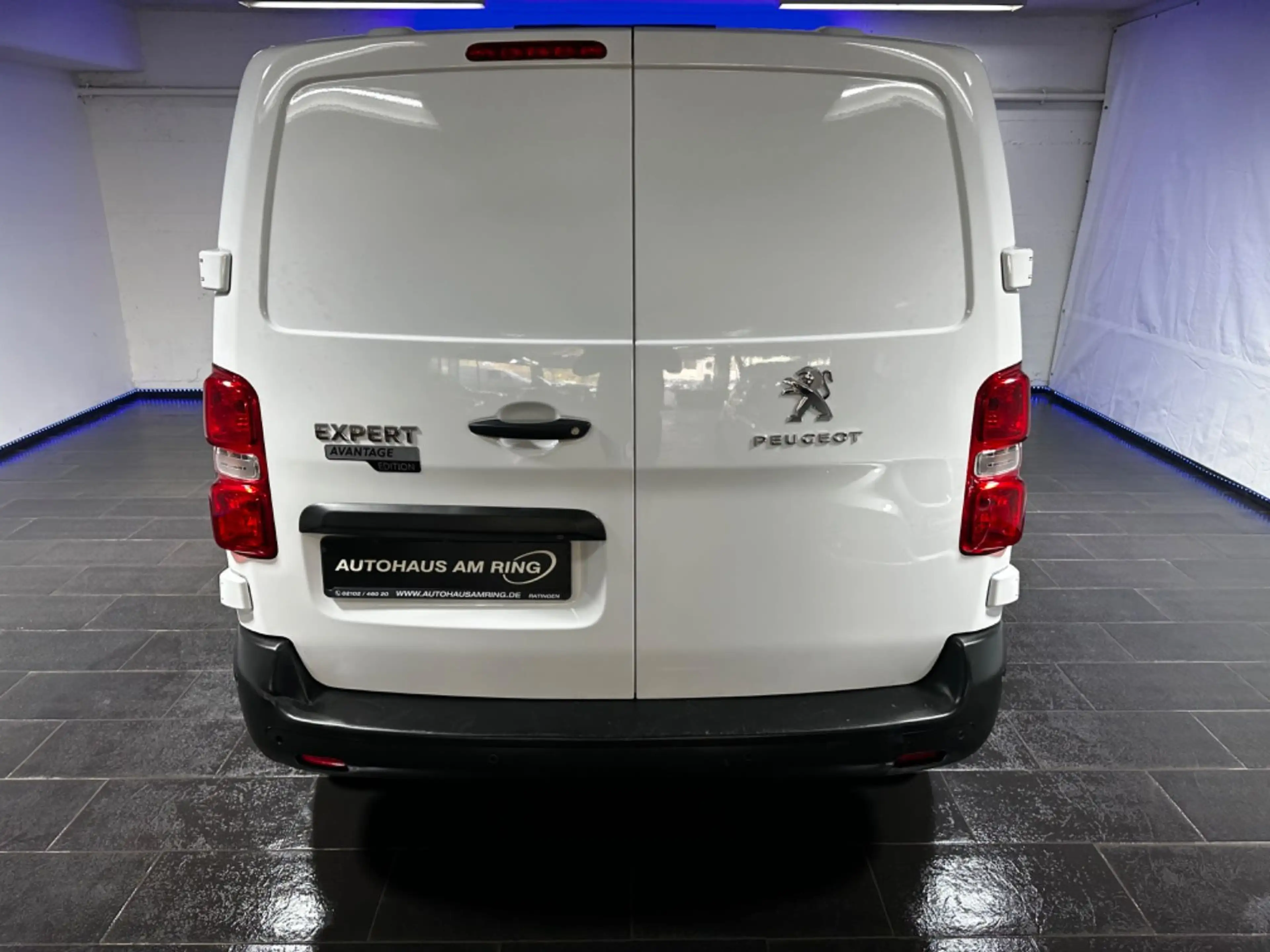 Peugeot Expert Kasten Premium L2 CAM 2xPDC SPUR APPLECAR — photo 7