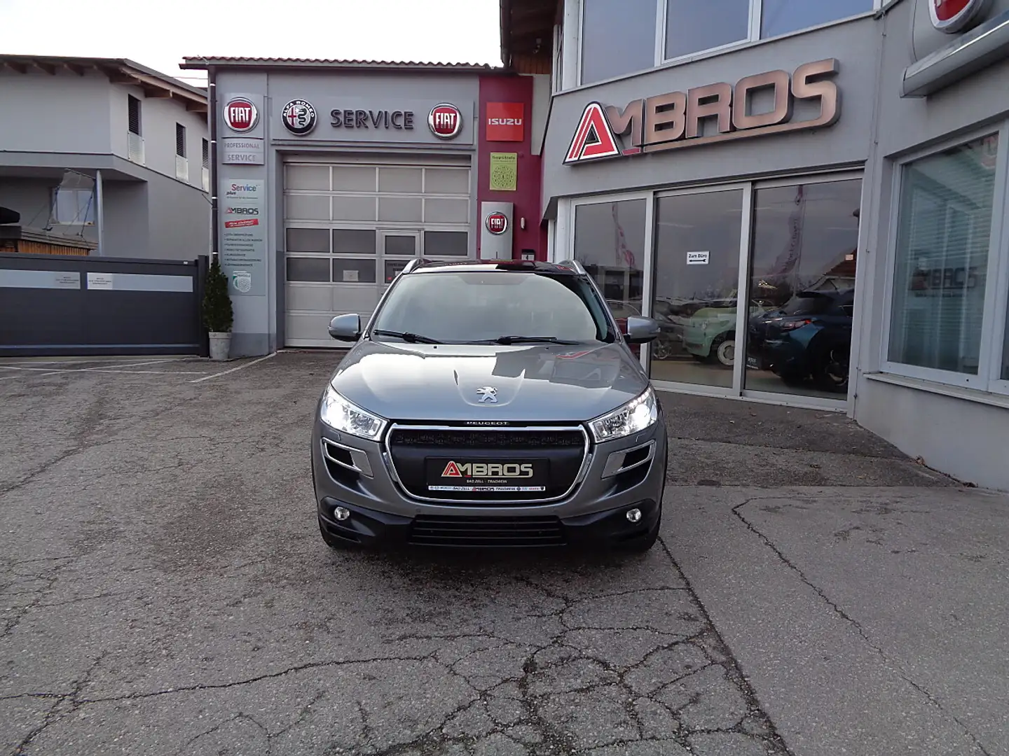 Peugeot 4008 1,8 HDi 150 FAP Allure ALLRAD + Anhängerkupplung Gris - 2