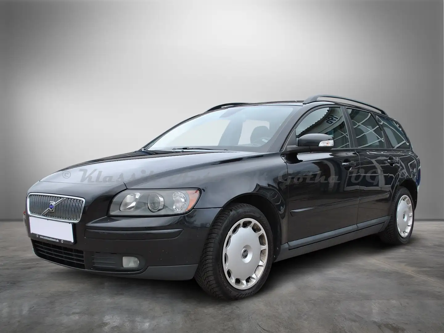 Volvo V50 2.0 D Momentum Kombi Zwart - 1