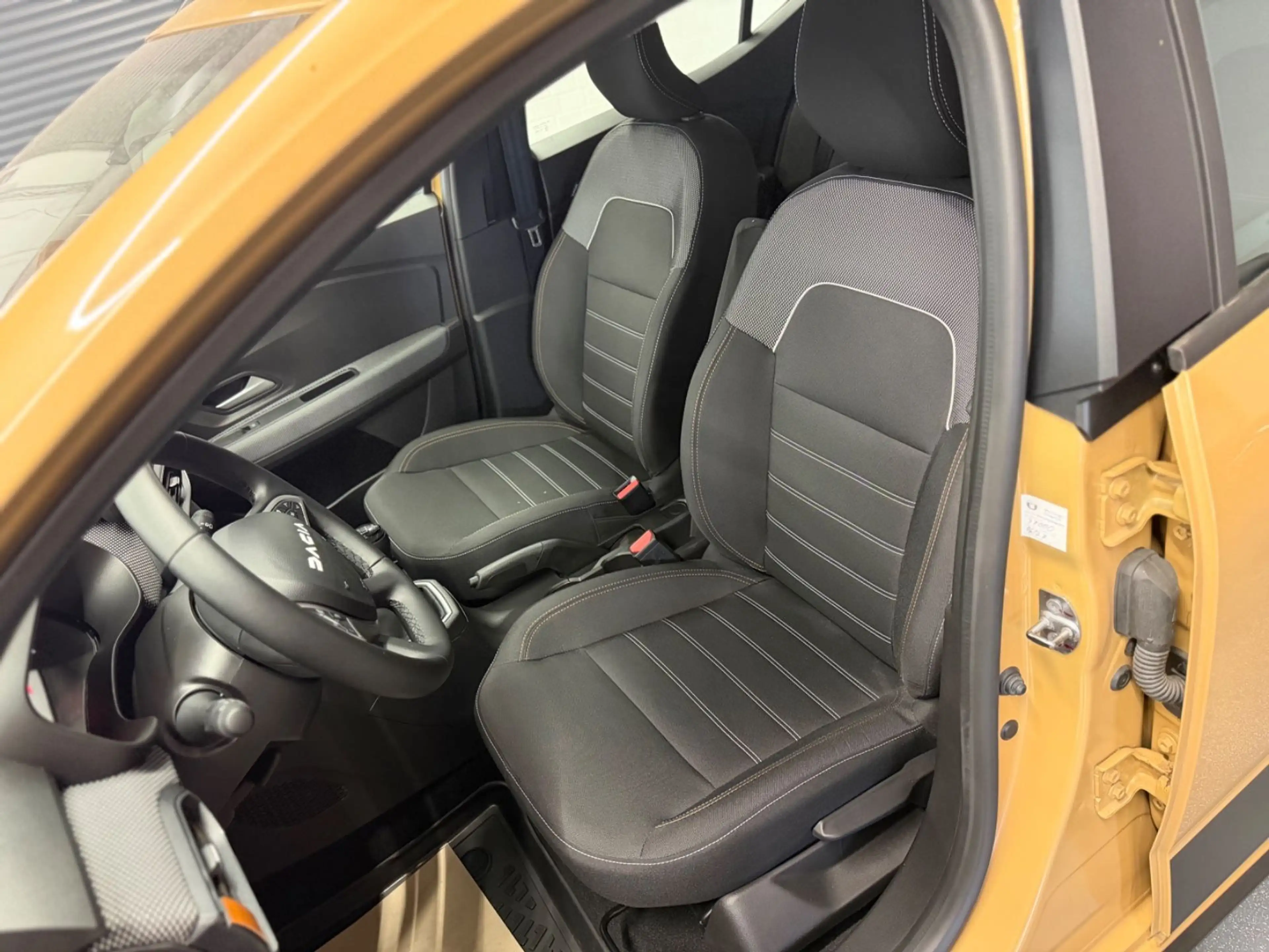 Dacia Sandero III 1.0 TCe Stepway LED CarPlay PDC — photo 14