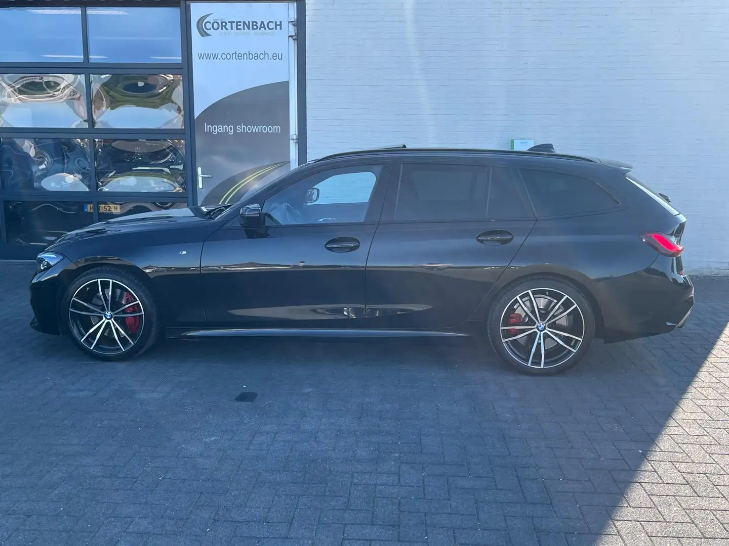BMW 330 3-serie Touring 330i High Executive Edition | M sp Zwart - 2