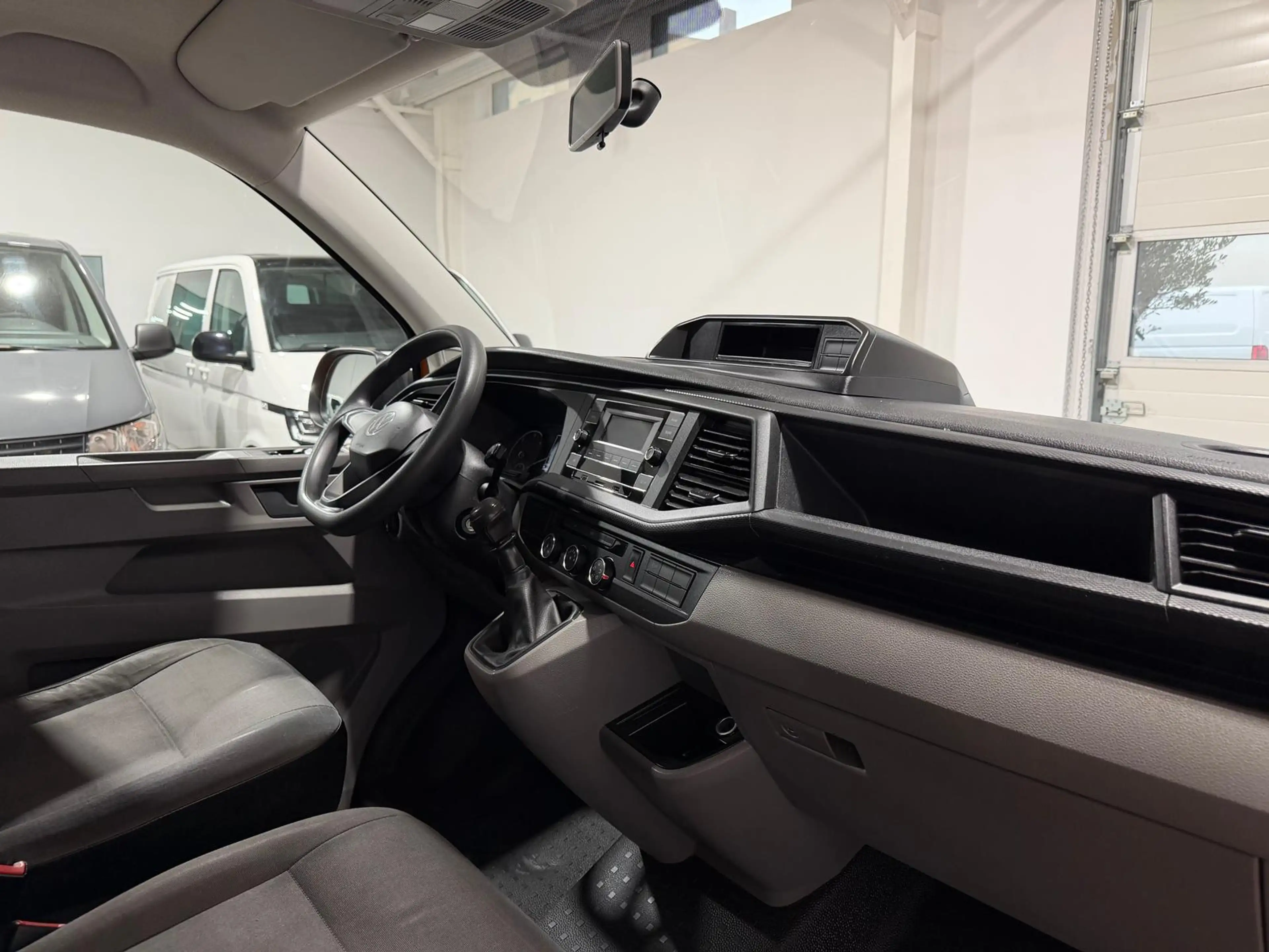 Volkswagen T6.1 Transporter T6.1 Pritsche-Doka (6-Si.),Klima,Radio,AHK — photo 8