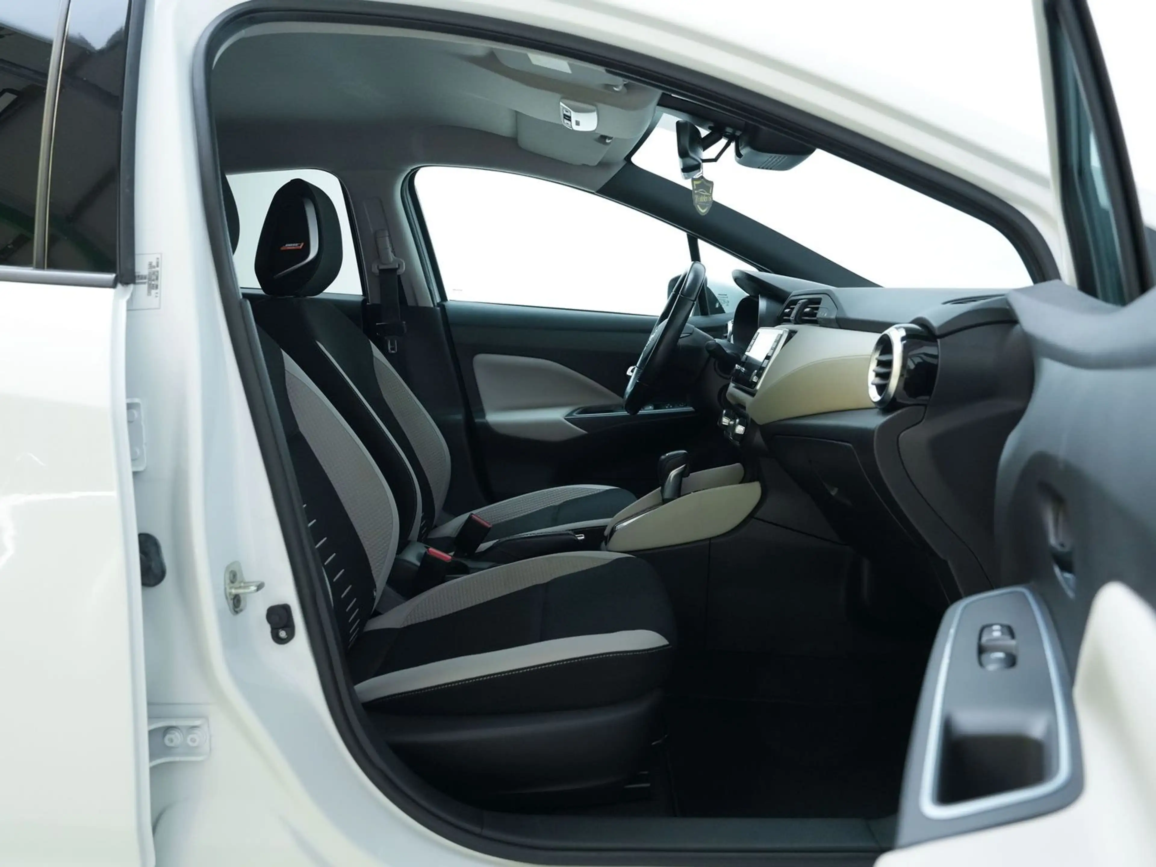 Nissan Micra Tekna*SPURH*BOSE*AUTOMATIK*360* — photo 14