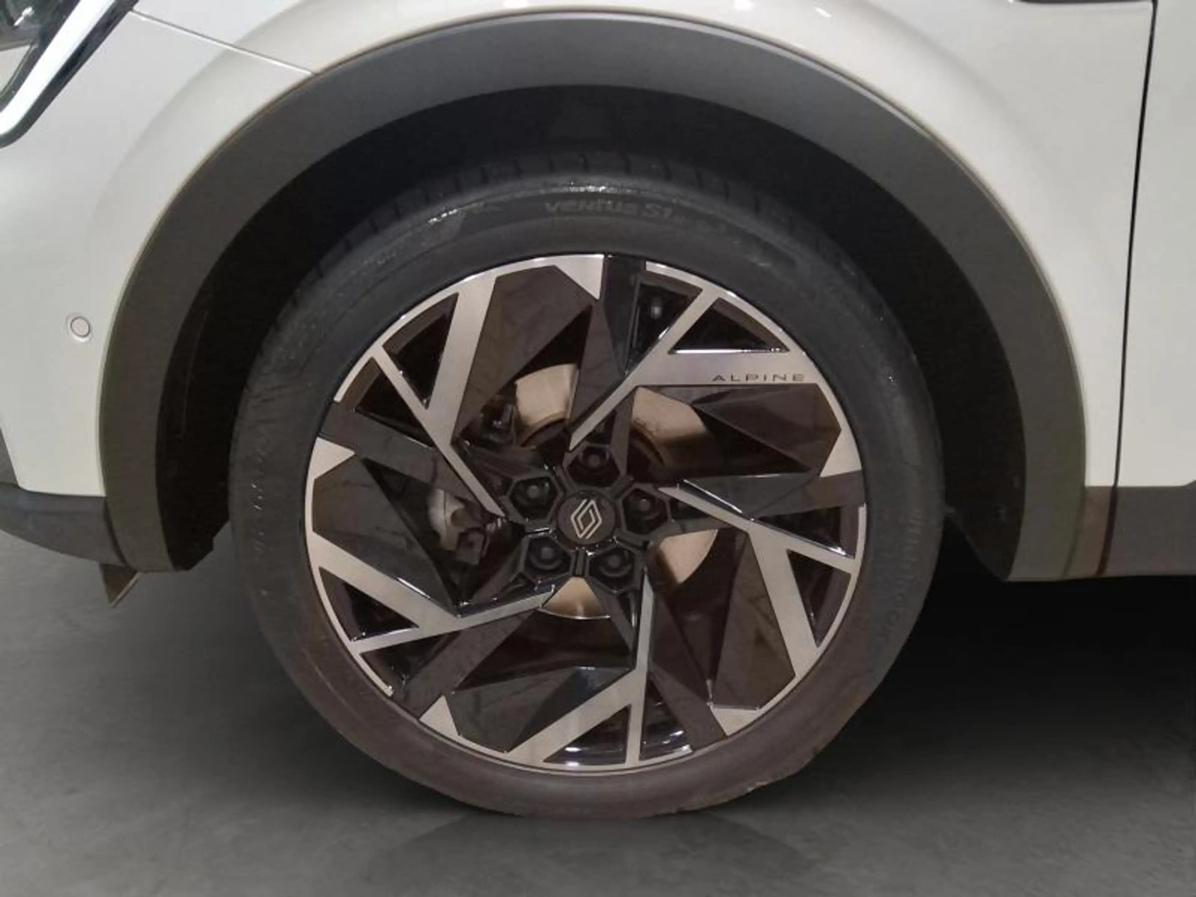 Renault Arkana Esprit Alpine Mild Hybrid 160 EDC — photo 9