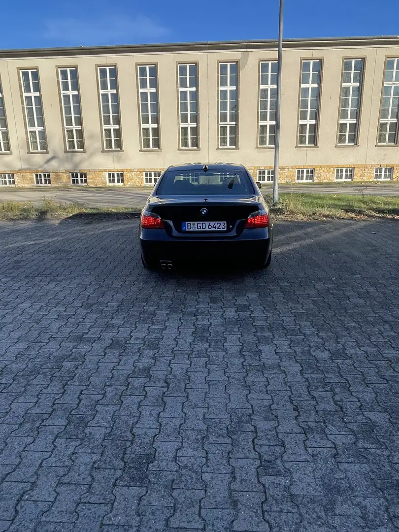 BMW 530 530d Schwarz - 2