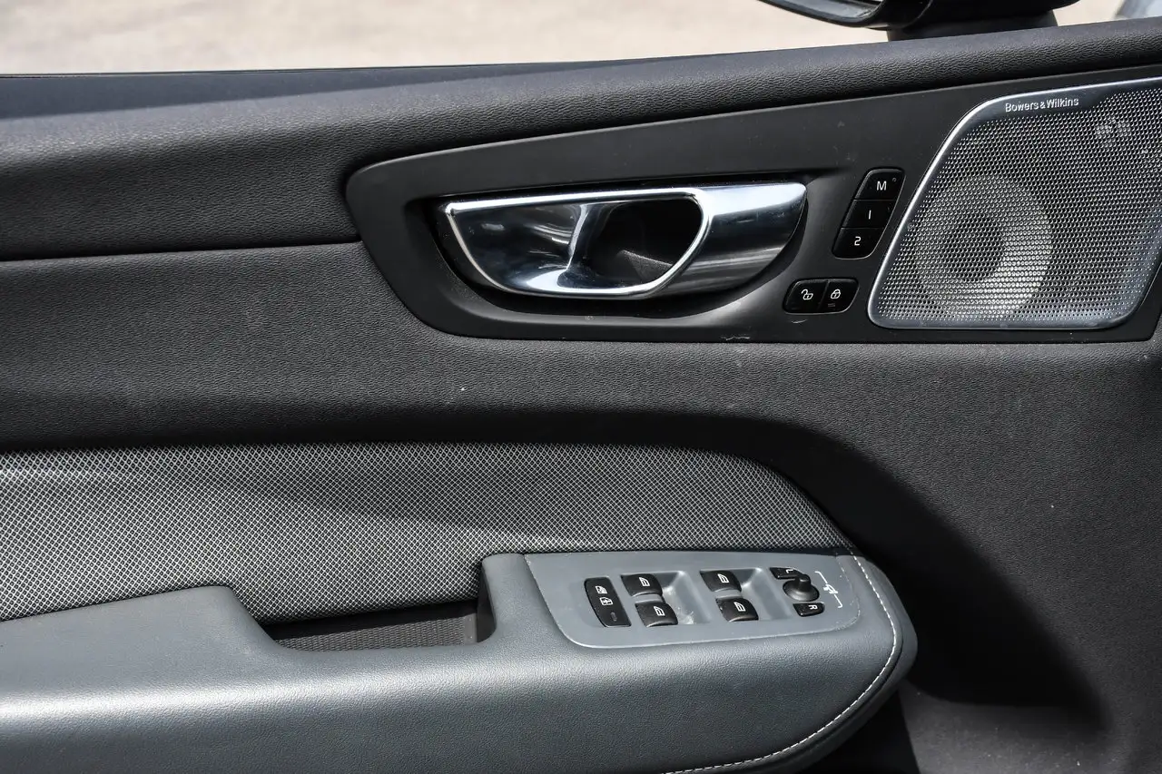 Volvo XC60 снимка Volvo XC60