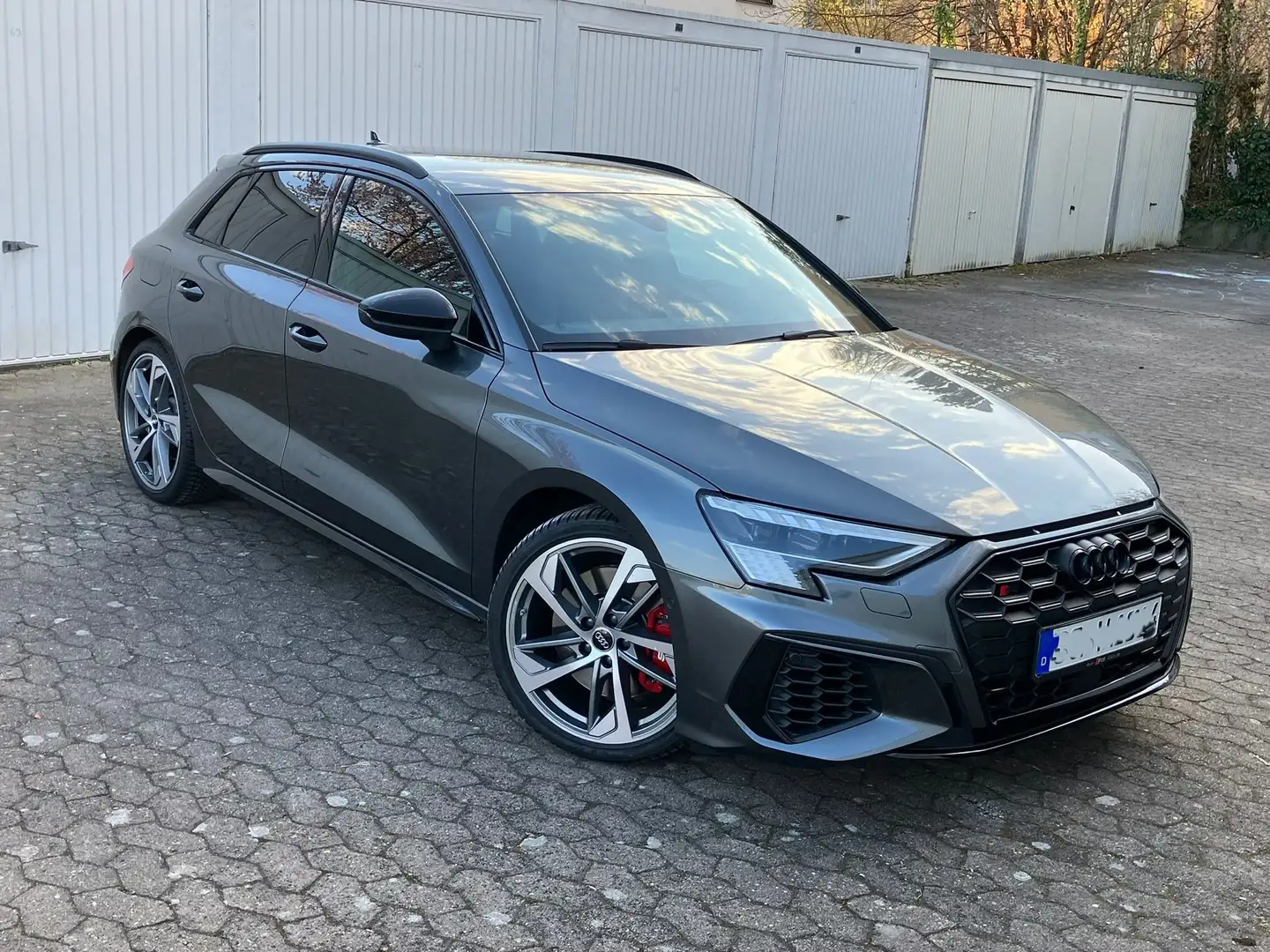 Audi S3 Sportback 2.0 TFSI Quattro °Original 8.200Km Grau - 1