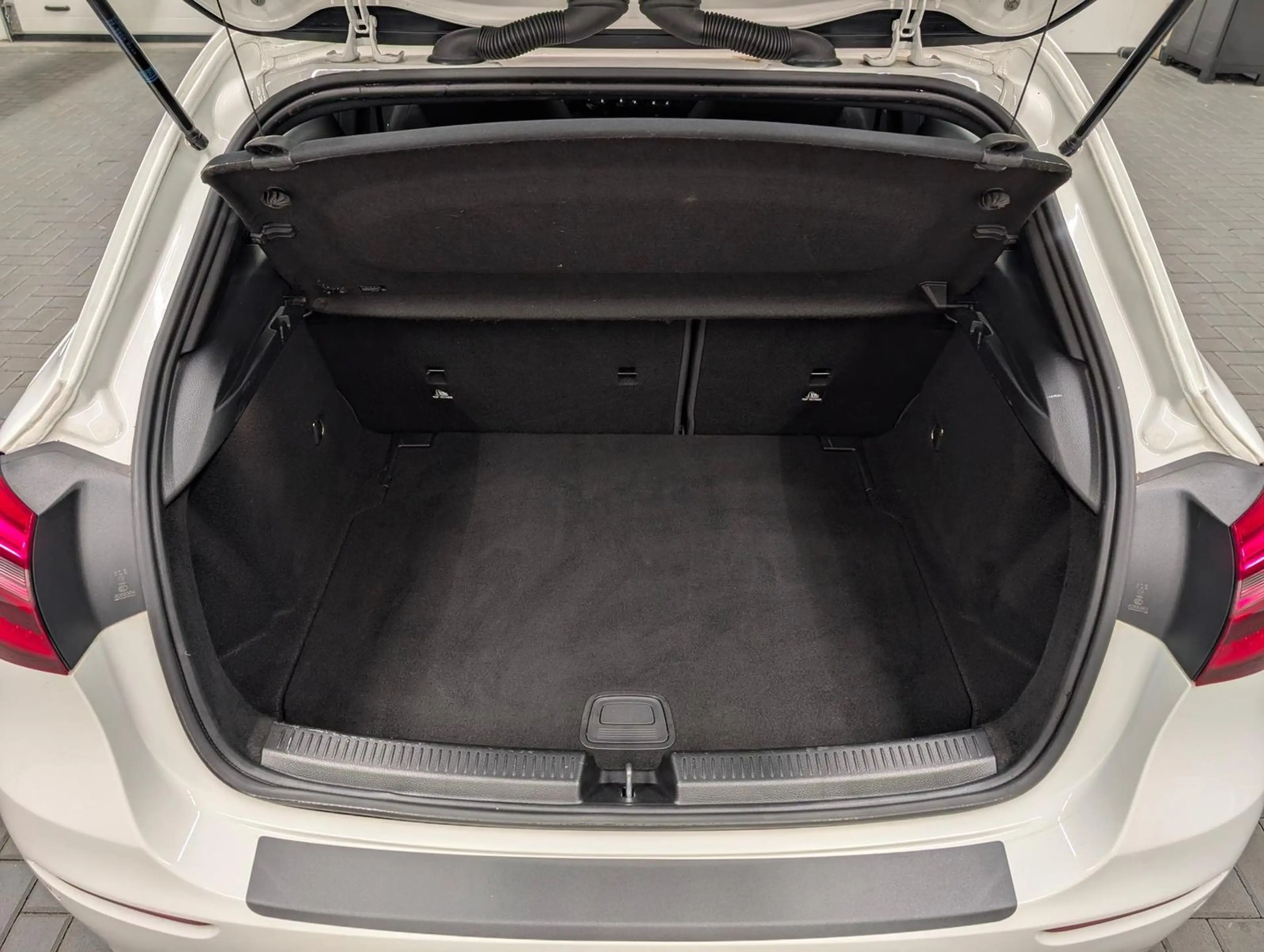 Mercedes-Benz A 180 d Navi-MBUX/SHZ/Burmester/Tempomat/VirCo — photo 8