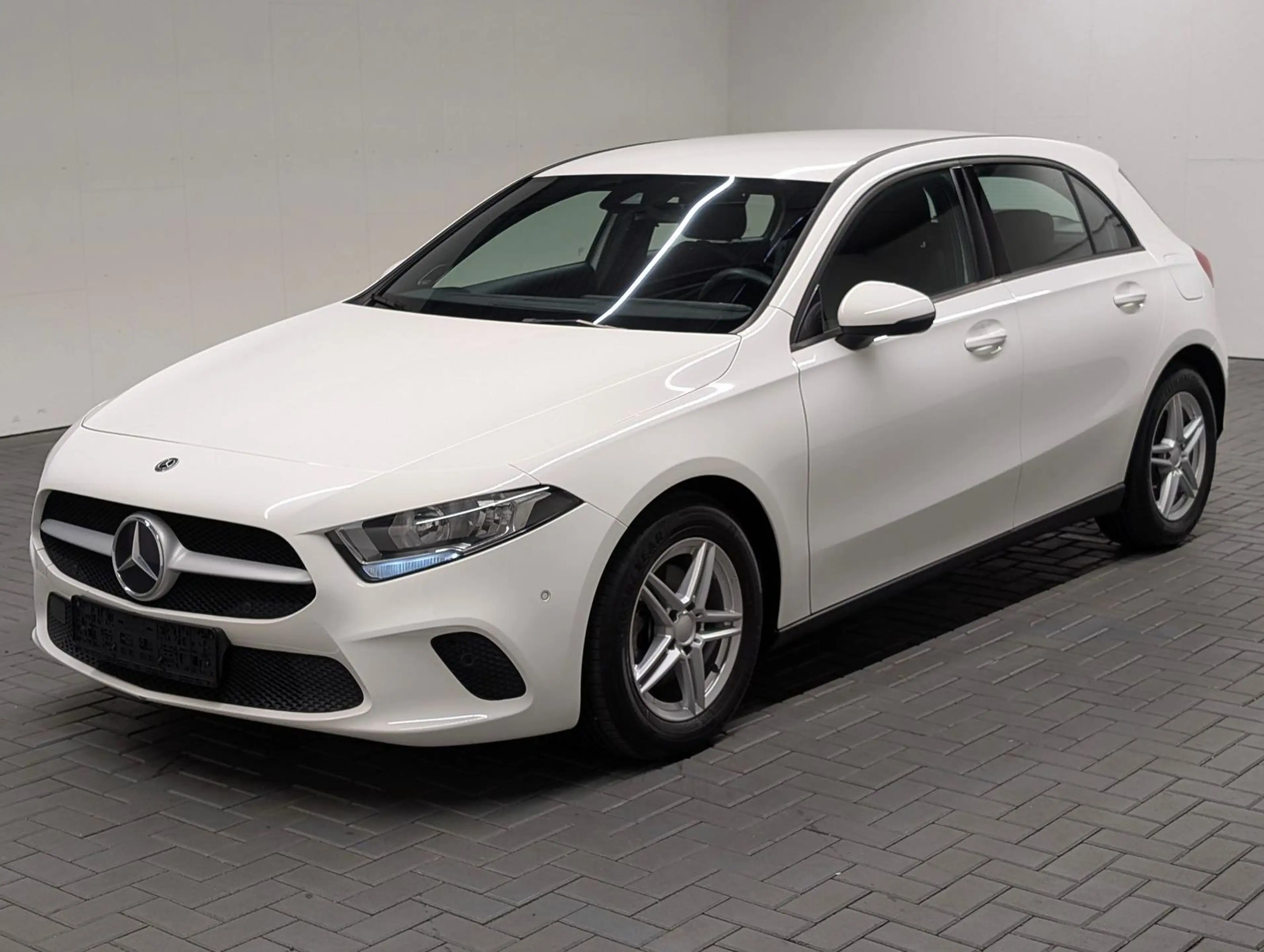 Mercedes-Benz A 180 d Navi-MBUX/SHZ/Burmester/Tempomat/VirCo