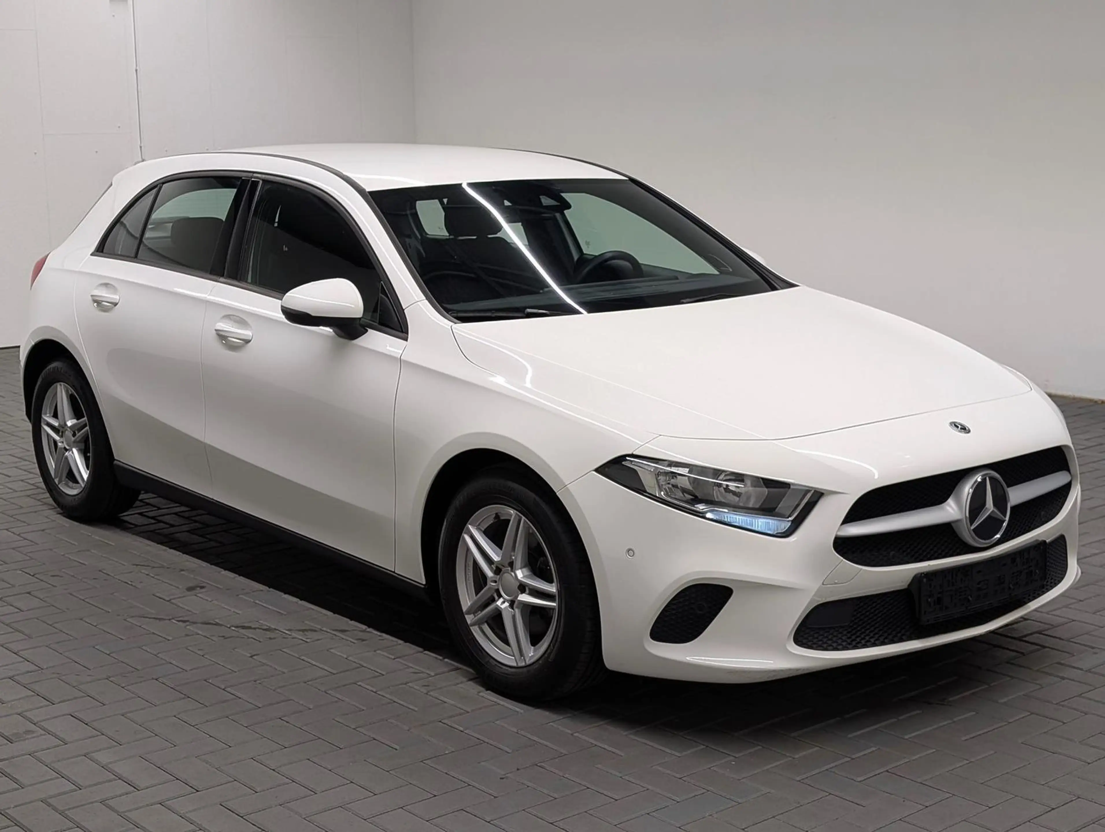 Mercedes-Benz A 180 d Navi-MBUX/SHZ/Burmester/Tempomat/VirCo — photo 6