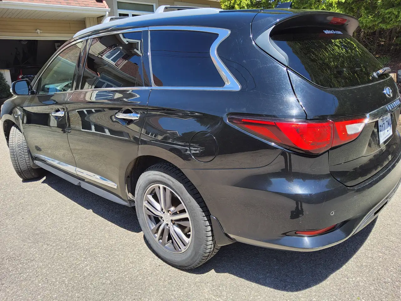 Infiniti QX60 снимка Infiniti QX60