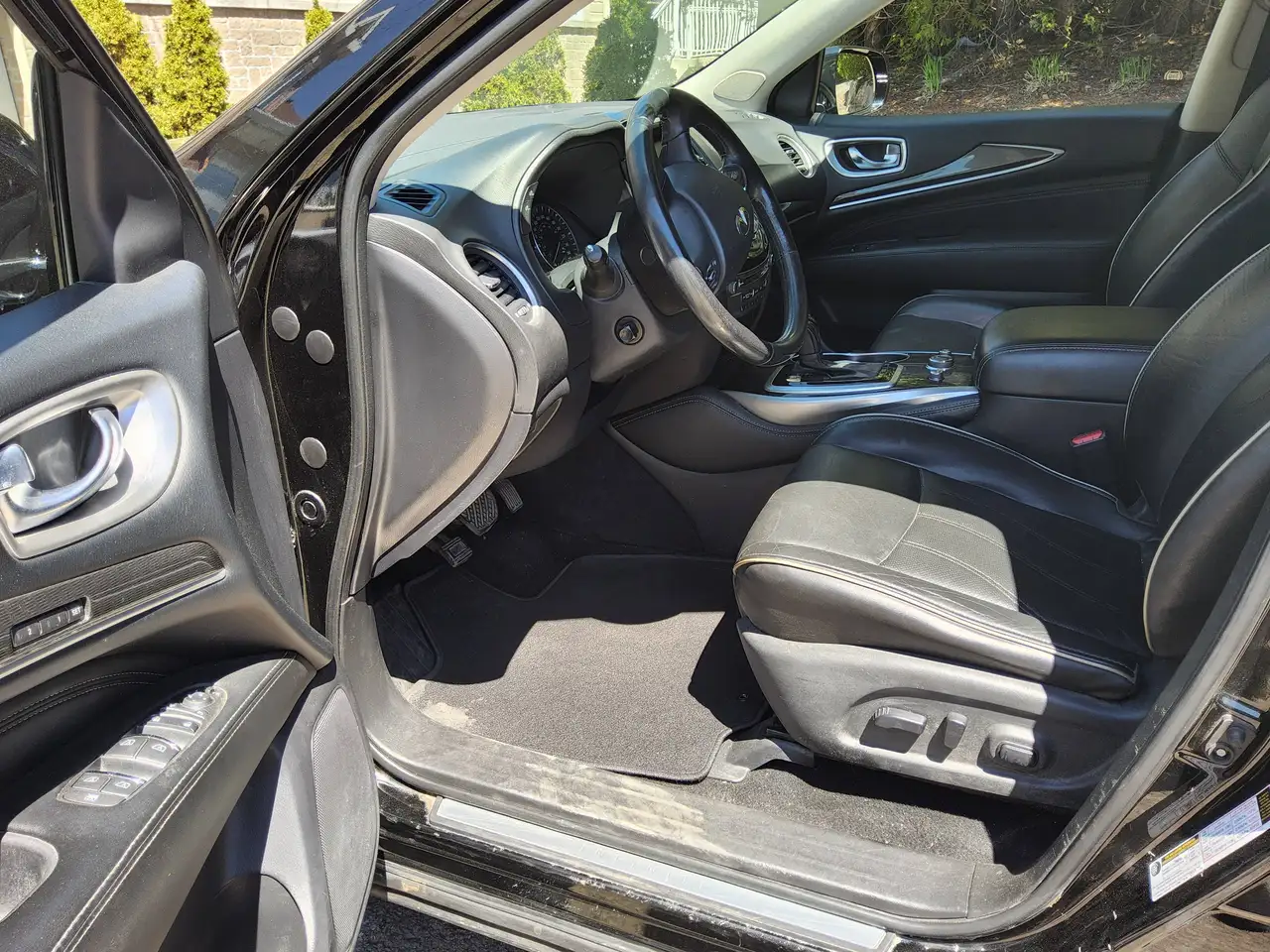 Infiniti QX60 снимка Infiniti QX60