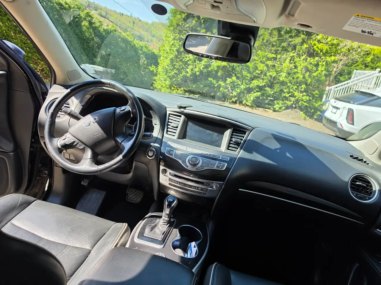 Infiniti QX60 снимка Infiniti QX60