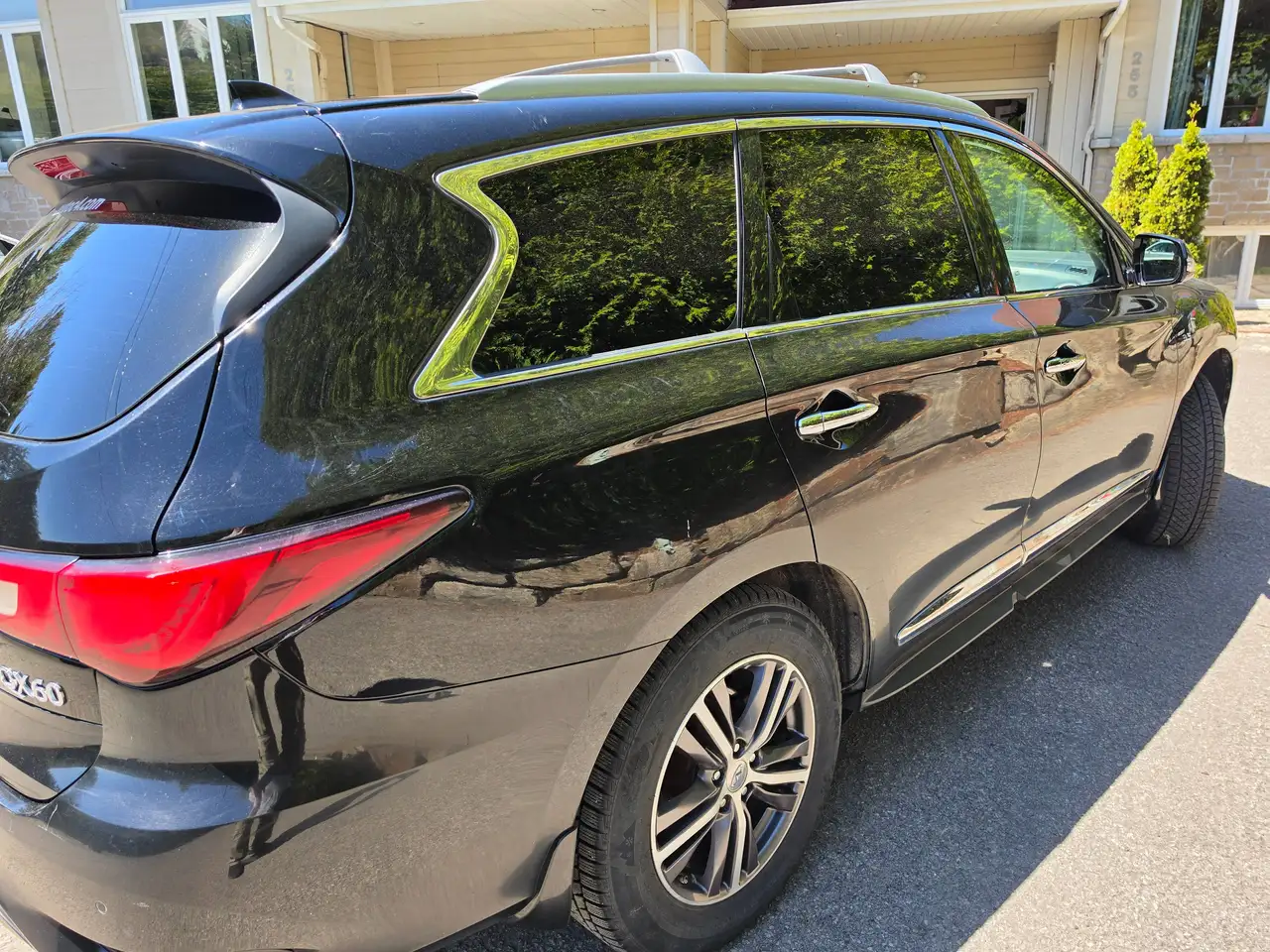 Infiniti QX60 снимка Infiniti QX60