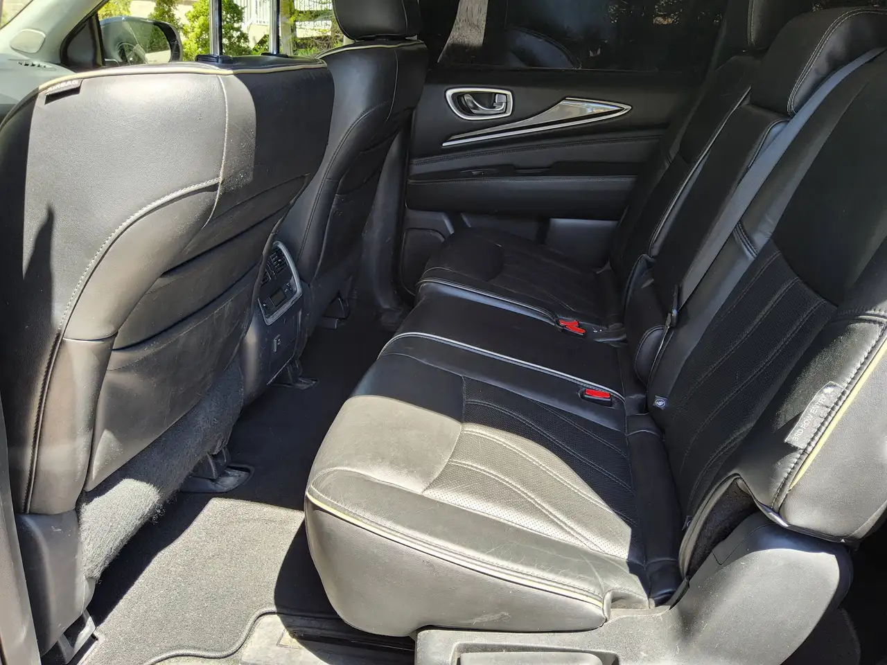 Infiniti QX60 снимка Infiniti QX60