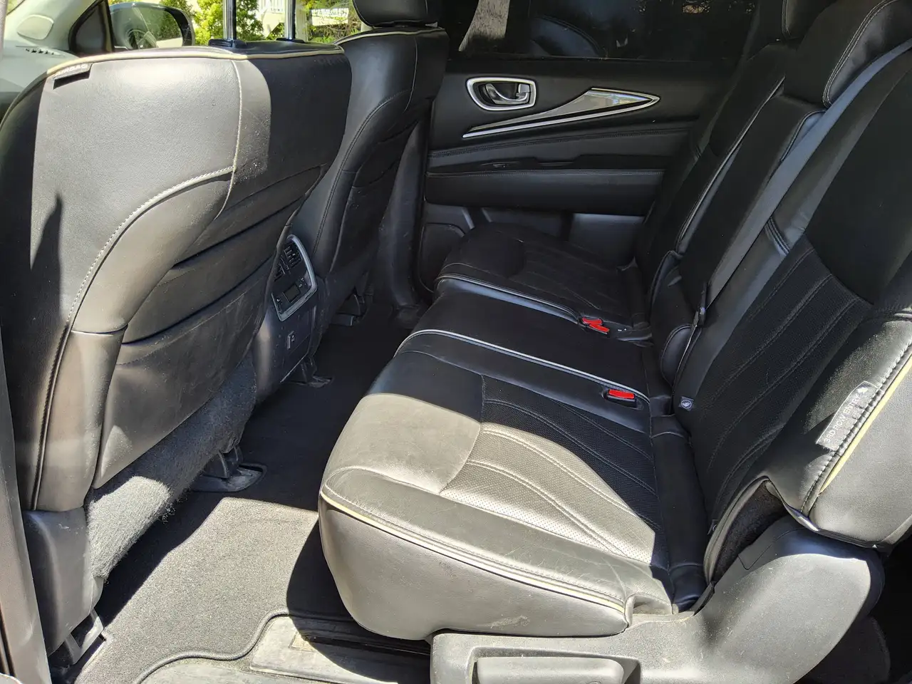 Infiniti QX60 снимка Infiniti QX60