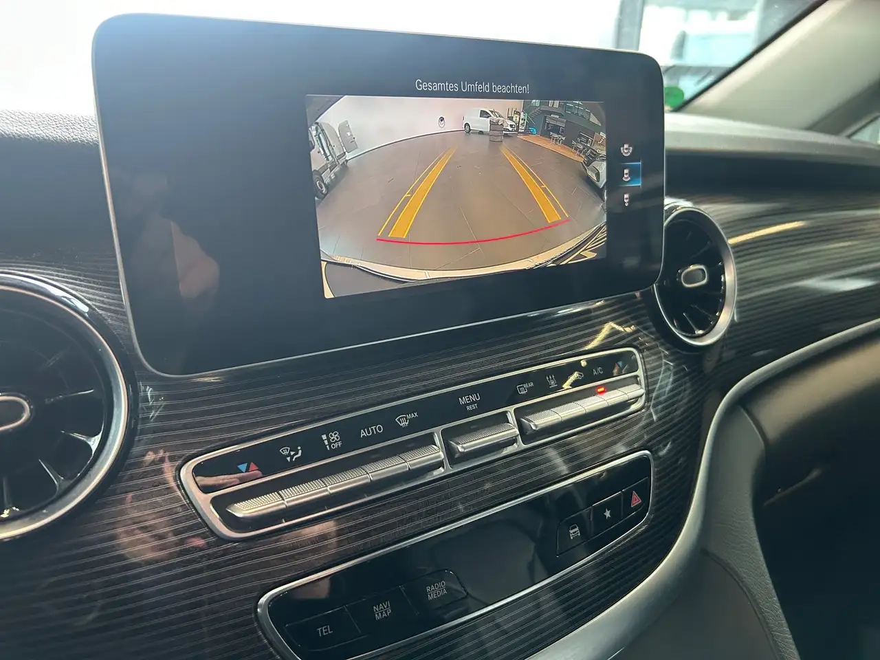 Mercedes-Benz V-Class lang LED*MBUX*AHK 2,5t*AMG*Kamera*Standhzg, миниатюра 10