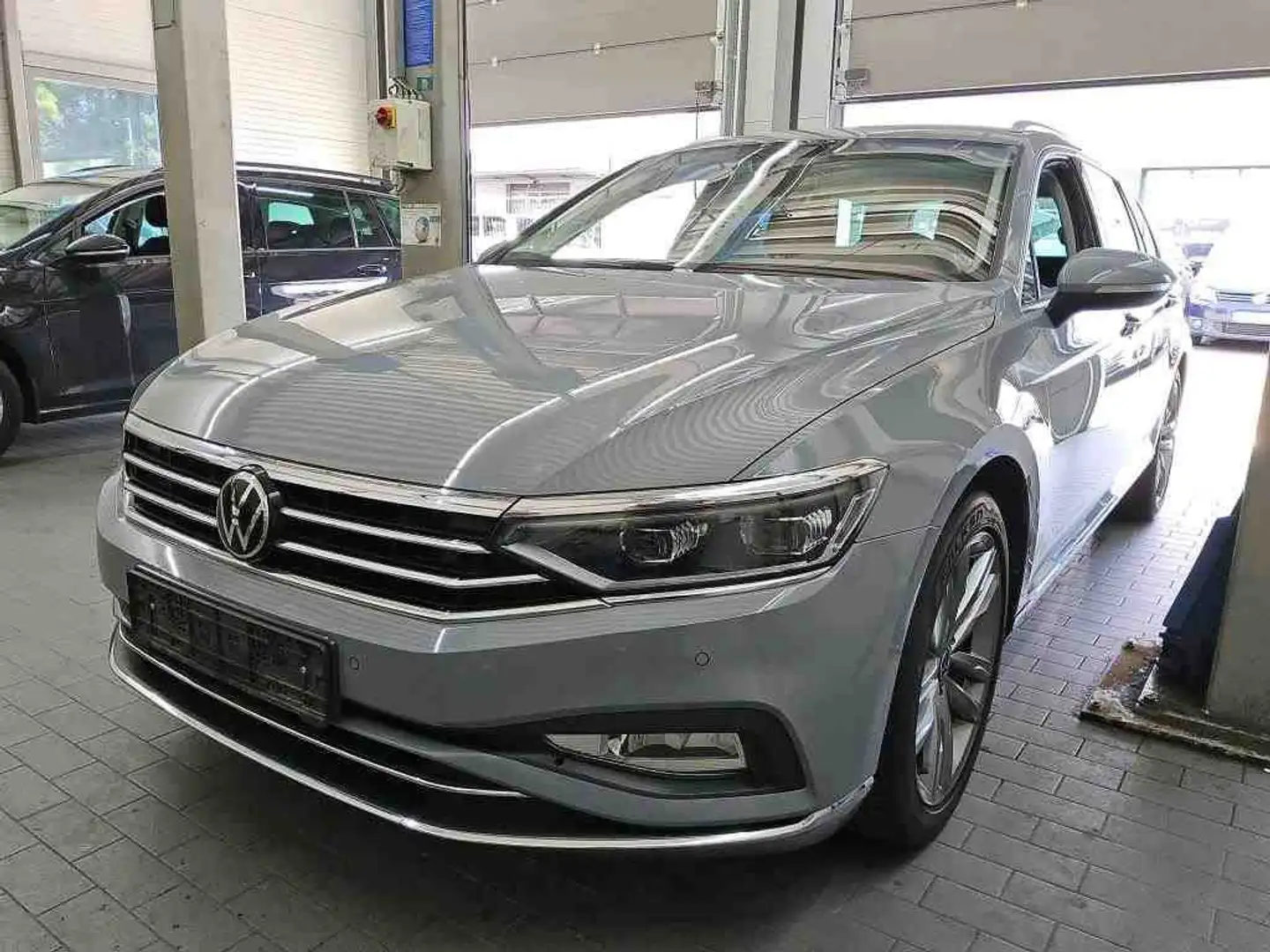 Volkswagen Passat Variant Elegance 200 PS DSG Gris - 1