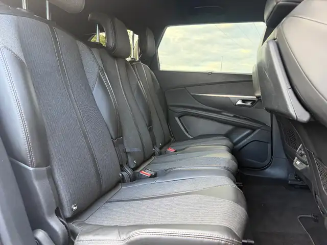 Peugeot 5008 view 12