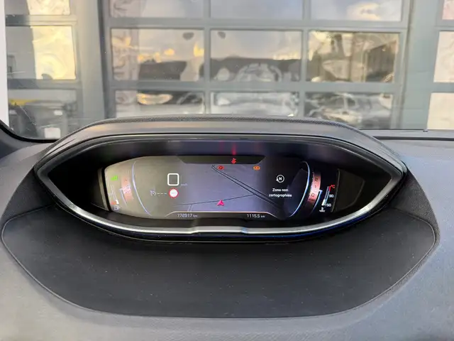 Peugeot 5008 view 14
