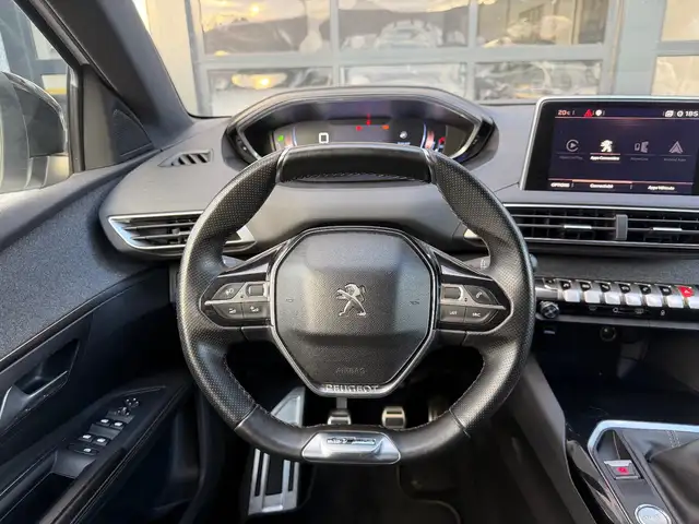 Peugeot 5008 view 8