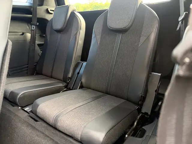 Peugeot 5008 view 13