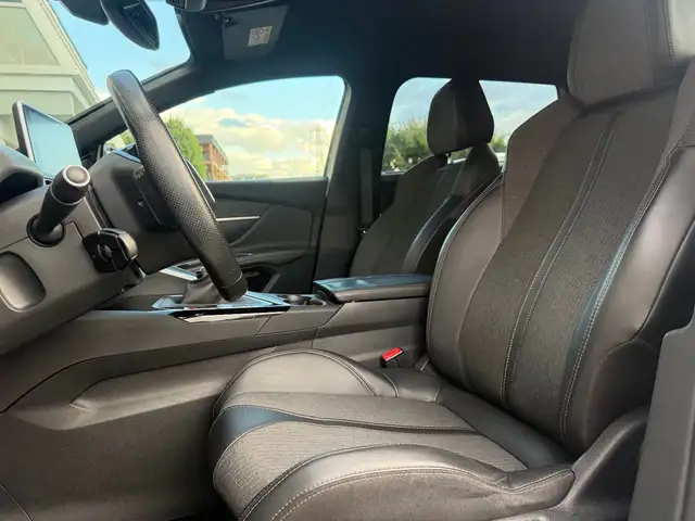 Peugeot 5008 view 9