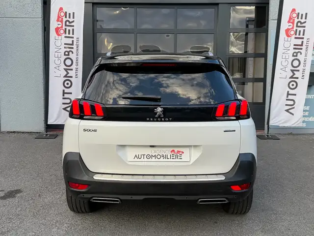 Peugeot 5008 view 6