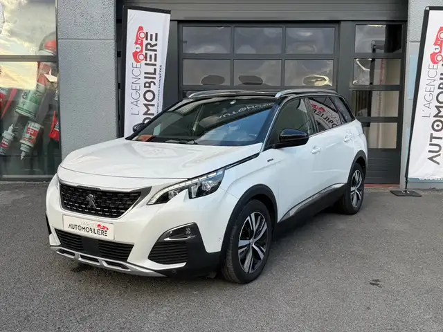 Peugeot 5008 view 2