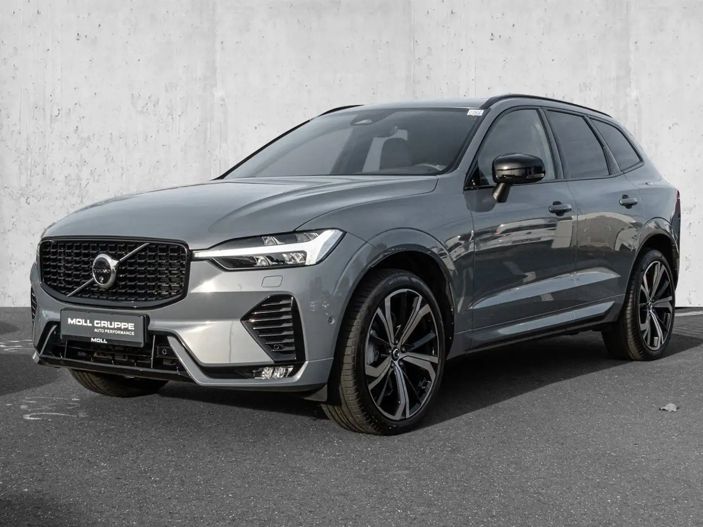 Volvo XC60 B4 AWD Plus Dark Grau - 2