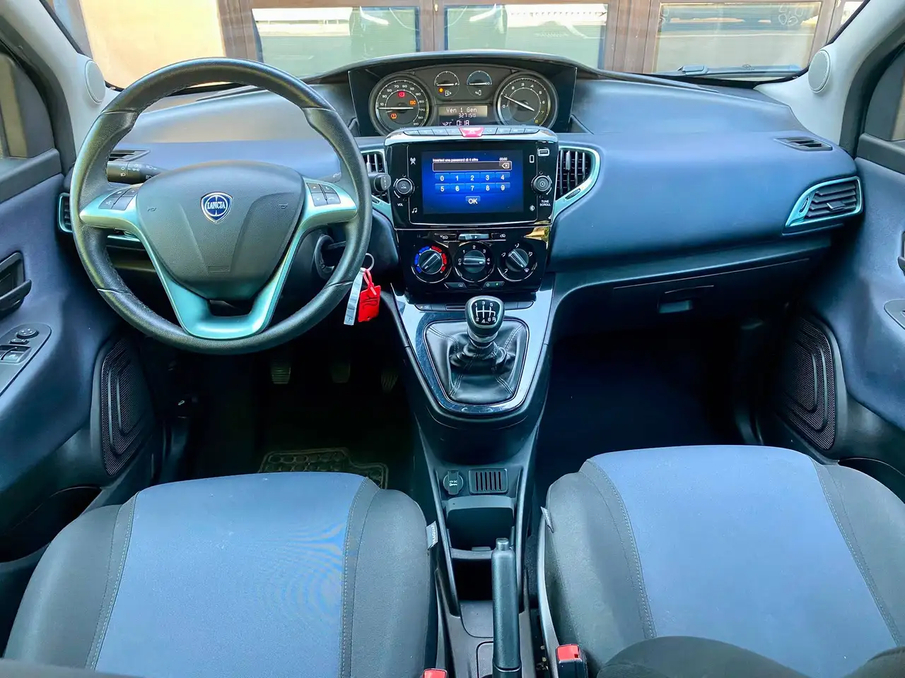 Lancia Ypsilon 2023 — фото 15