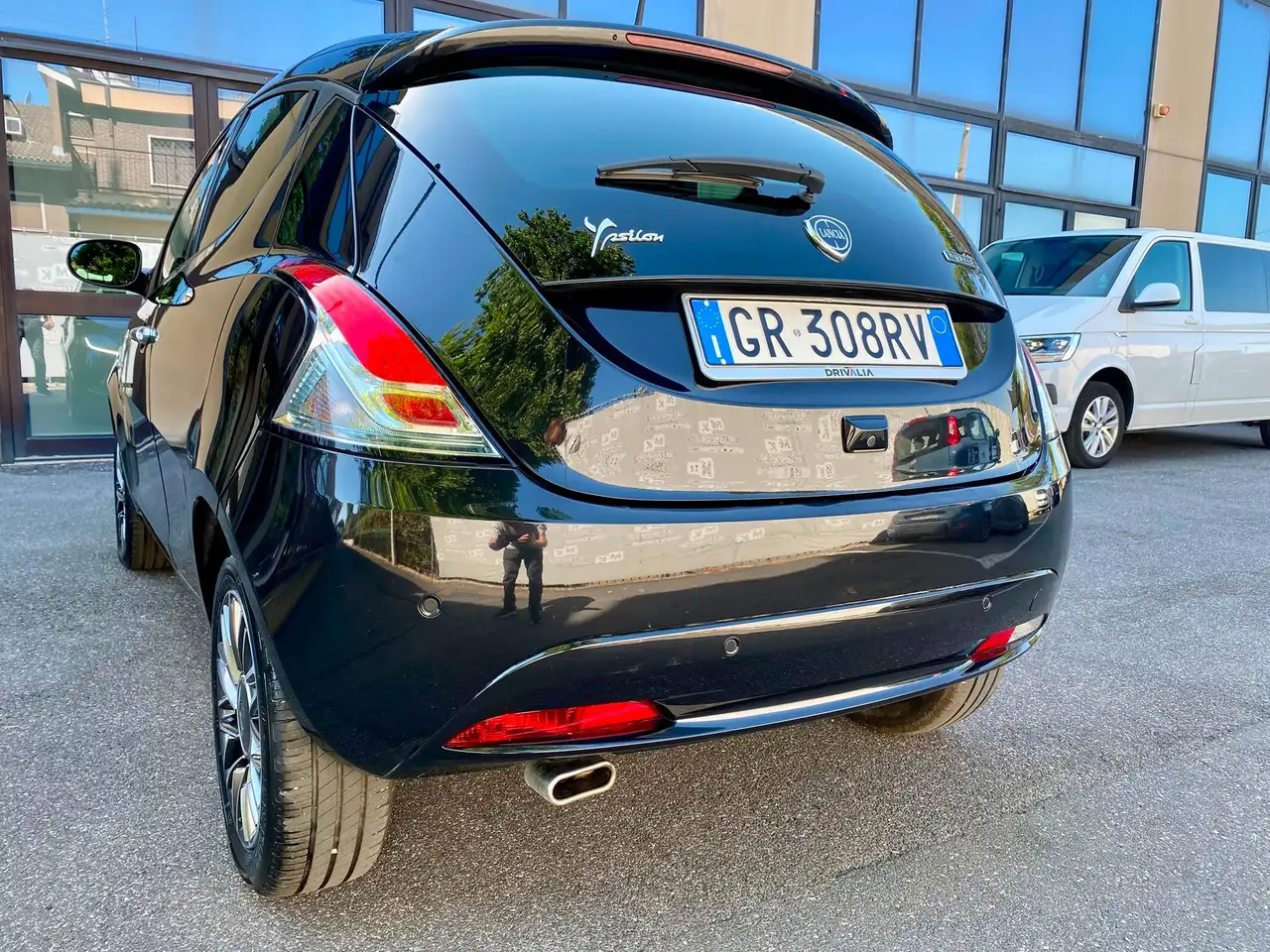 Lancia Ypsilon 2023 — фото 8