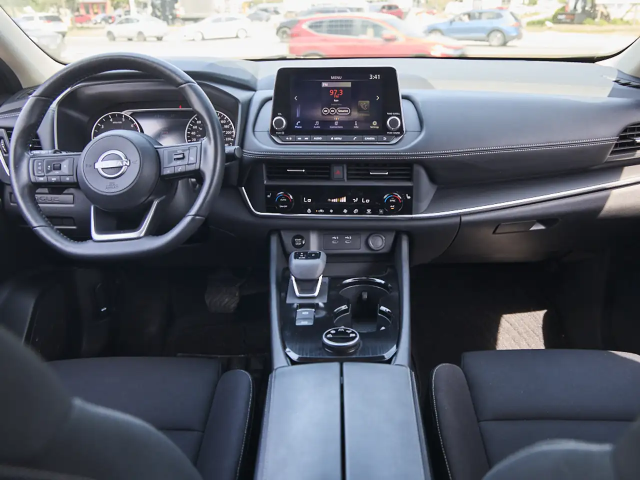 Nissan Rogue fotografie Nissan Rogue