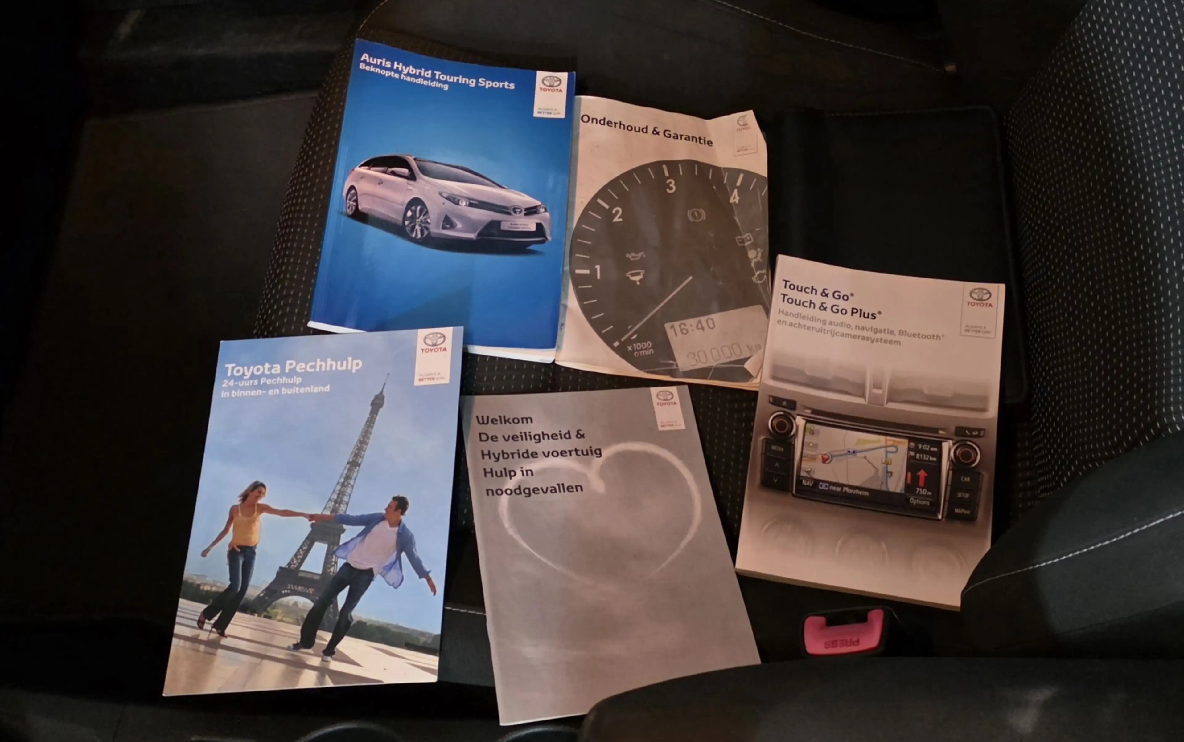 Toyota Auris Touring Sports 1.8 Hybrid Aspiration Dealer Onderh — photo 12