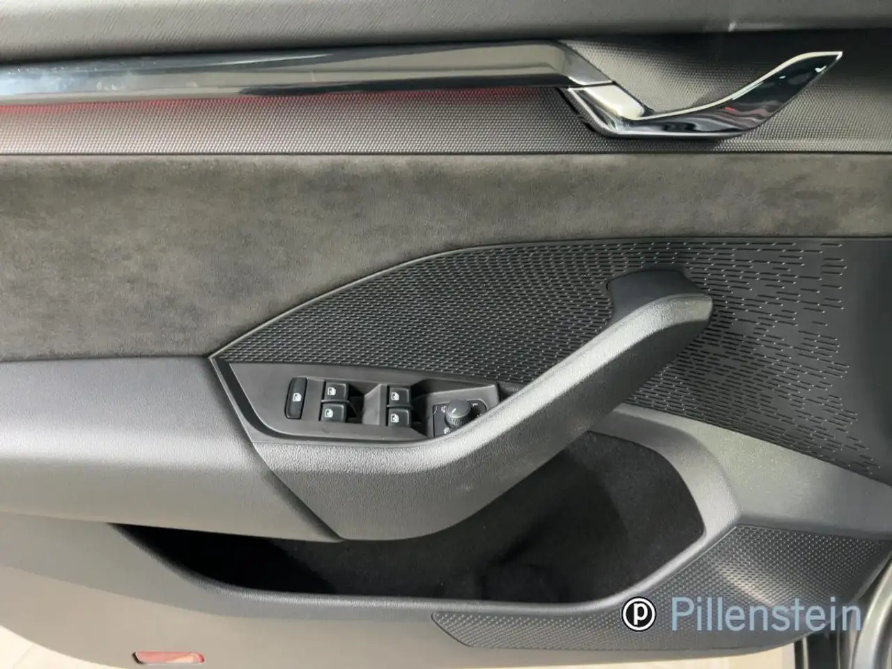 Skoda Octavia LIMO TDI RS EDITION NAVI+AHK+HUD+19"+DCC+KAM, миниатюра 7