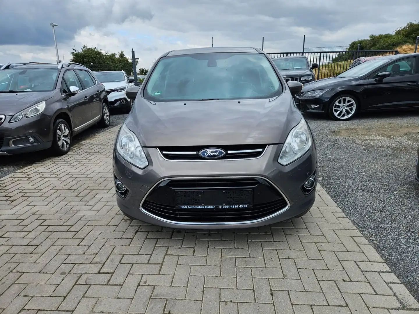 Ford Grand C-Max Titanium Braun - 2