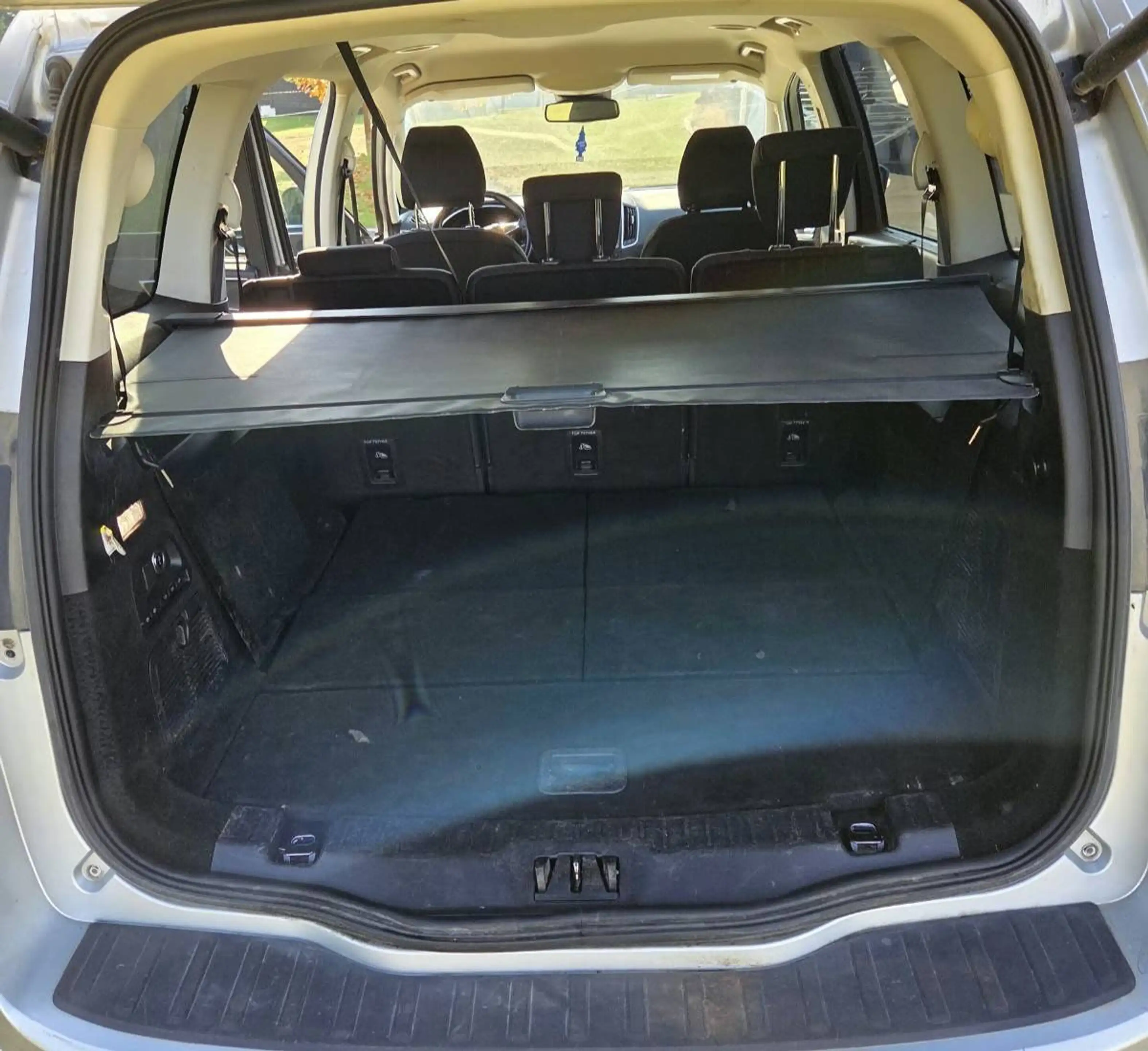 Ford Galaxy — photo 10