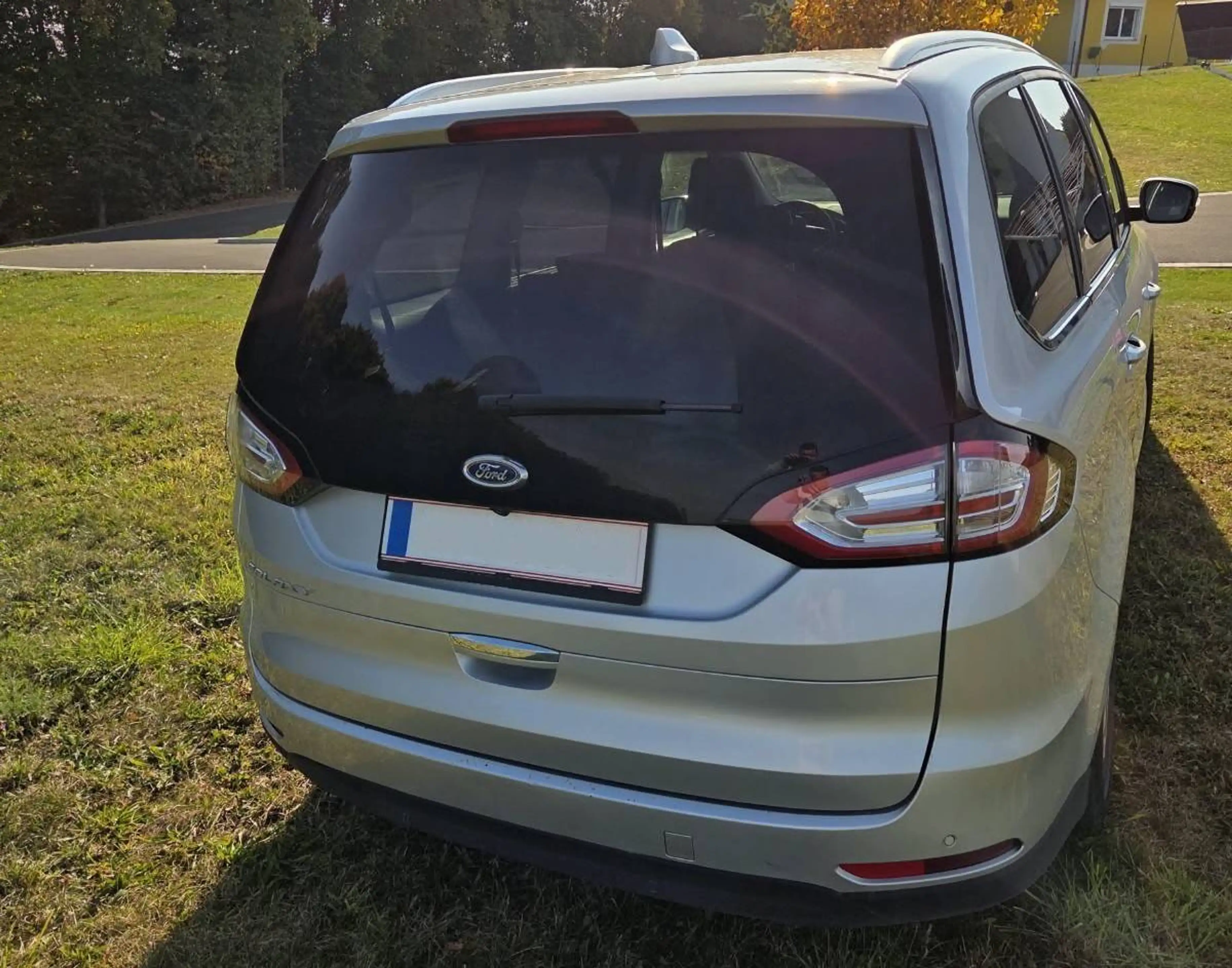 Ford Galaxy — photo 6