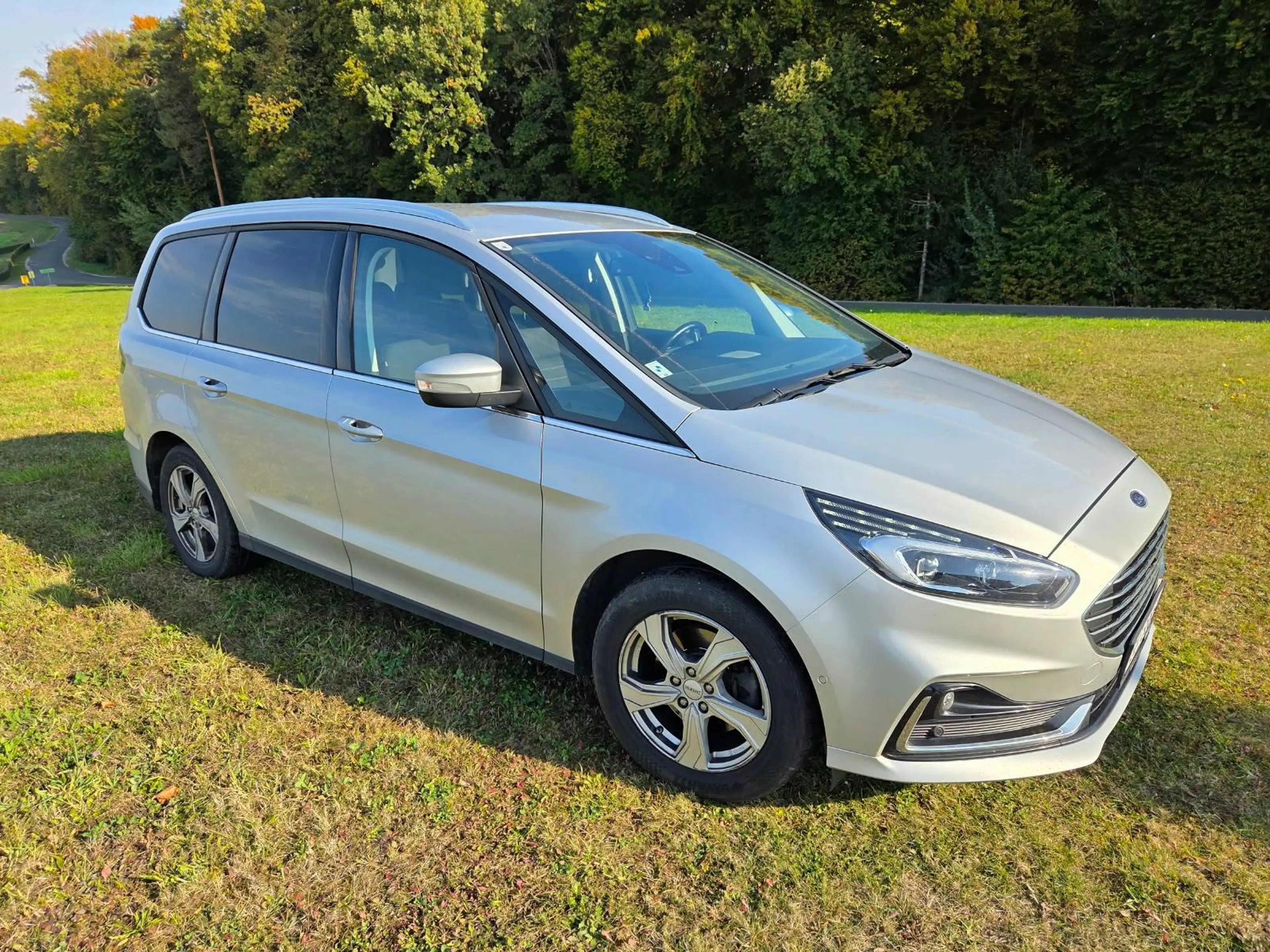 Ford Galaxy — photo 5