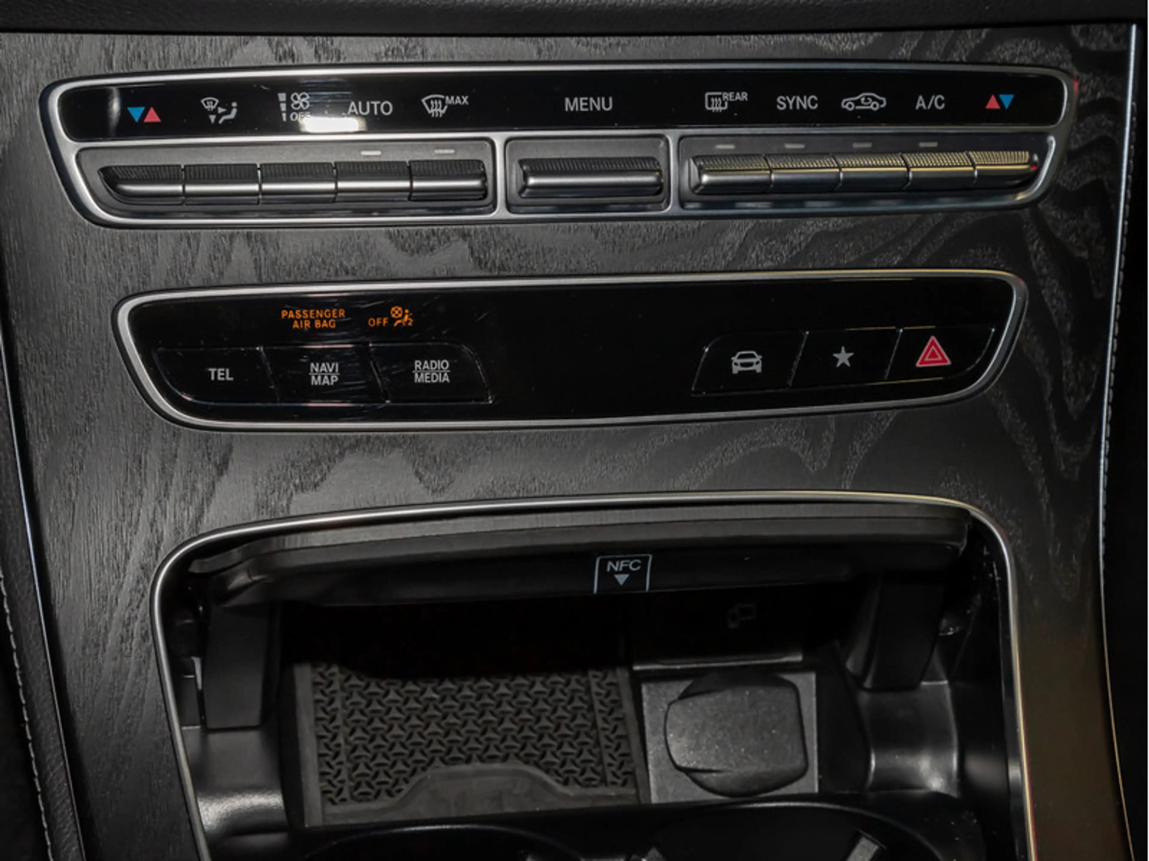 Mercedes-Benz E 400 d 4M T AMG-Sport/Pano/Burm/AHK/Night/Distr — photo 15