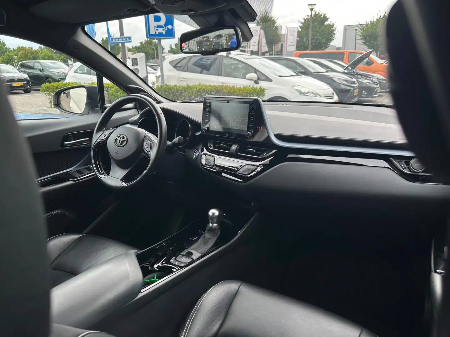 Toyota C-HR 2.0 HYBRID 184PK FIRST EDITION AFN-TREKHAAK LEDER Wit - 2