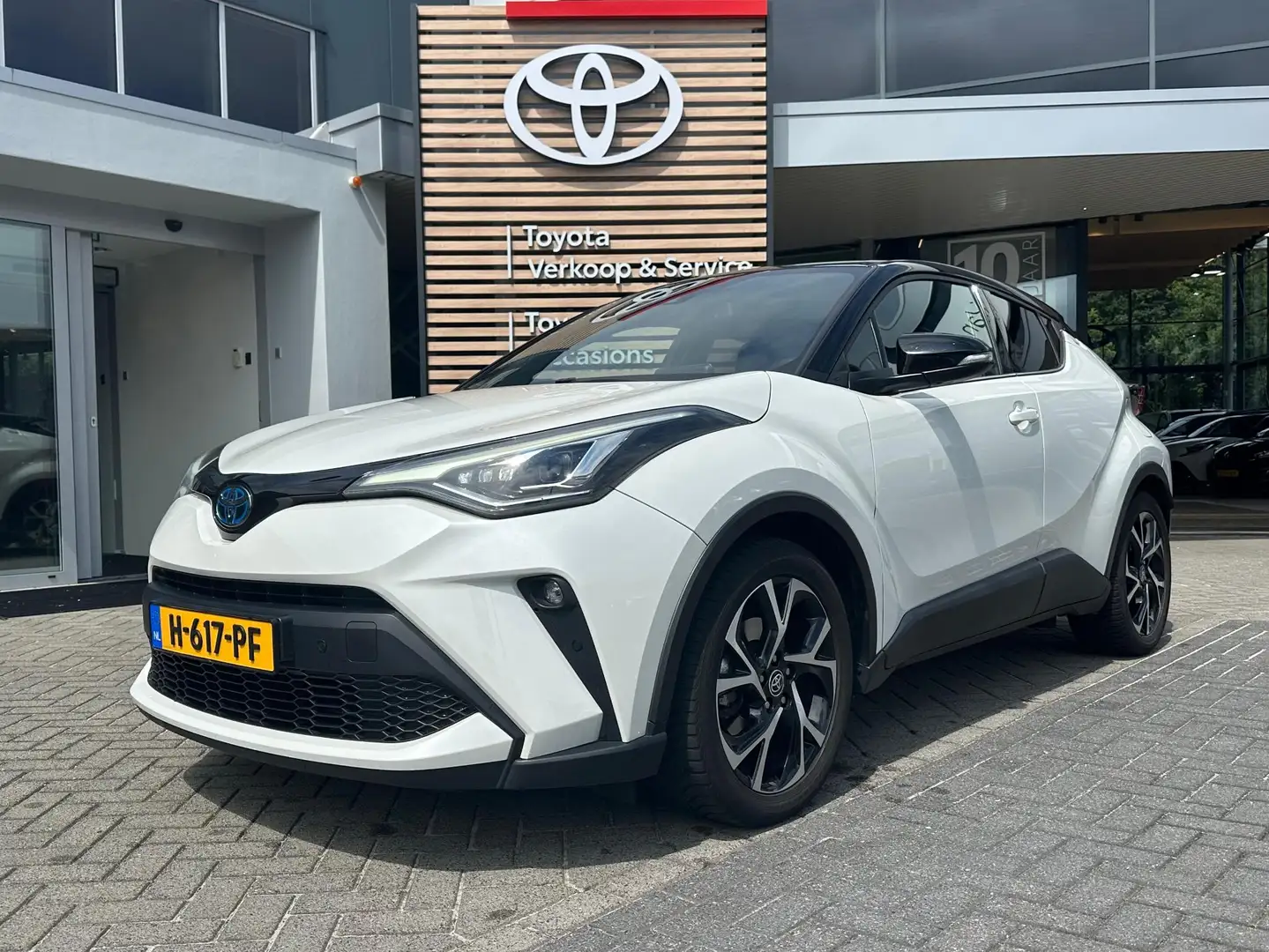 Toyota C-HR 2.0 HYBRID 184PK FIRST EDITION AFN-TREKHAAK LEDER Blanc - 1