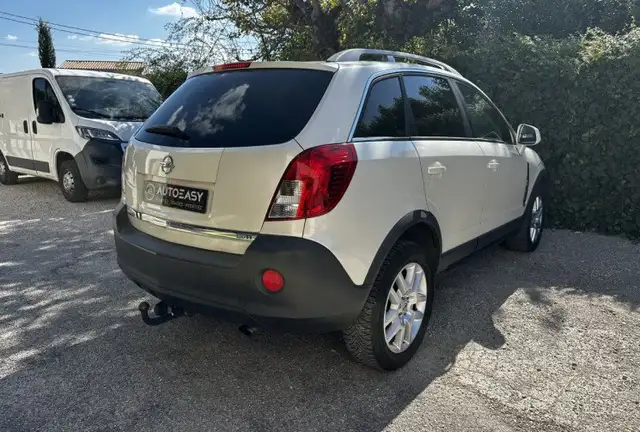 Opel Antara view 3