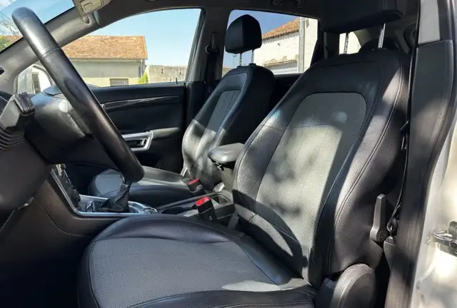 Opel Antara view 11