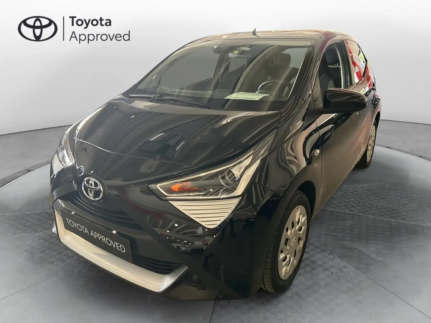Toyota Aygo Aygo Connect 1.0 VVT-i 72 CV 5 porte x-play Siyah - 1